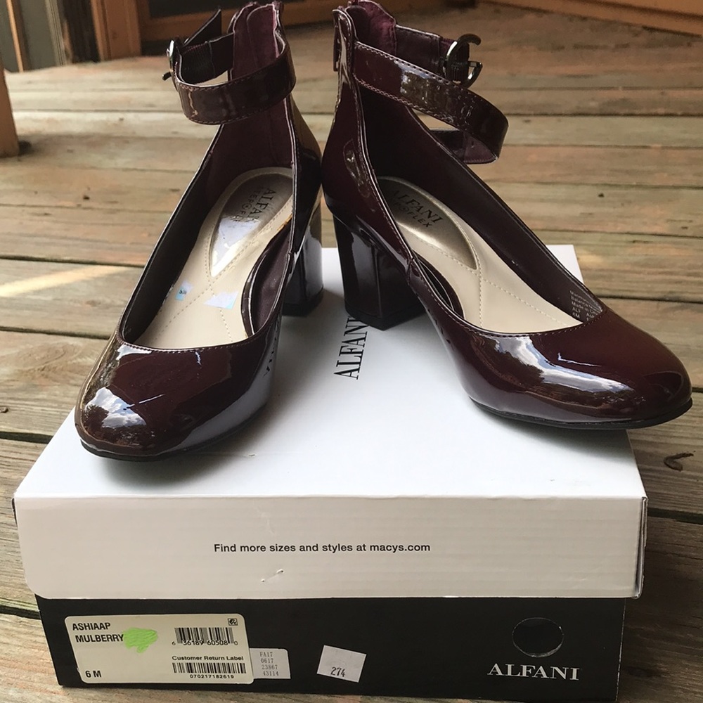 NWT Alfani Mulberry Step Flex pumps 6M